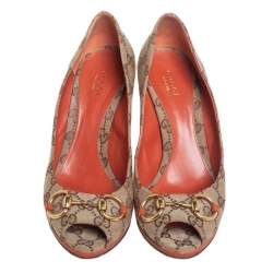 Pre Owned Gucci Beige/Brown GG Canvas Horsebit Peep Toe Pumps Size 38.5