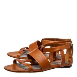 مملوكة مسبقًا Gucci Tan Leather T Strap Flat Sandals Size 36.5