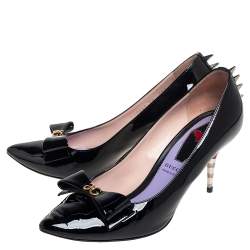 مملوكة مسبقًا Gucci Black Patent Leather Spiked Pumps Size 38