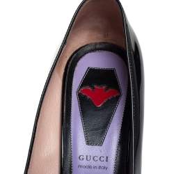 مملوكة مسبقًا Gucci Black Patent Leather Spiked Pumps Size 38