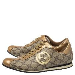 مملوكة مسبقًا حذاء رياضي غوتشي جلد بيج/ذهبي وكانفاس جي جي بعنق منخفض مقاس 37.5