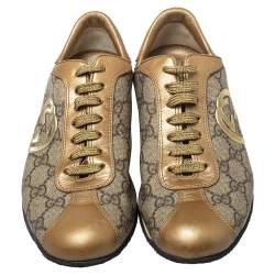 مملوكة مسبقًا حذاء رياضي غوتشي جلد بيج/ذهبي وكانفاس جي جي بعنق منخفض مقاس 37.5