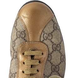 مملوكة مسبقًا حذاء رياضي غوتشي جلد بيج/ذهبي وكانفاس  جي جي بعنق منخفض مقاس 37.5