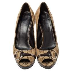 مملوكة مسبقًا Gucci Beige/Brown GG Canvas Horsebit Peep Toe Pumps Size 36.5