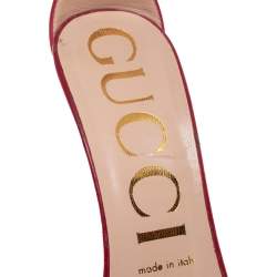 Pre Owned صندل غوتشي شارلوت جلد أحمر بنمط ويب مزين بالكريستال وحزام  كاحل مقاس 37.5