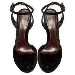 مملوكة مسبقًا Gucci Black Velvet Peep Toe Platform Ankle Strap Sandals Size 41