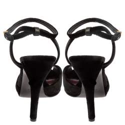 مملوكة مسبقًا Gucci Black Velvet Peep Toe Platform Ankle Strap Sandals Size 41