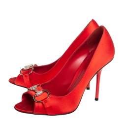 مملوكة مسبقًا حذاء كعب عالي غوتشي مقدمة مفتوحة ساتان برتقالي مقاس 36.5