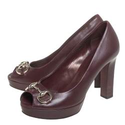 مملوكة مسبقًا Gucci Burgundy Leather Horsebit Peep Toe Platform Pumps Size 36.5