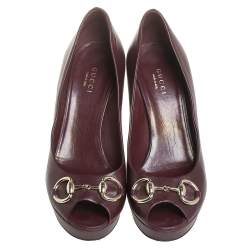 مملوكة مسبقًا Gucci Burgundy Leather Horsebit Peep Toe Platform Pumps Size 36.5