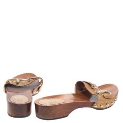 مملوكة مسبقًا صندل سلايد غوتشي جلد ذهبي مقاس 38