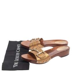 مملوكة مسبقًا صندل سلايد غوتشي جلد ذهبي مقاس 38