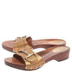 مملوكة مسبقًا صندل سلايد غوتشي جلد ذهبي مقاس 38