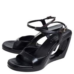 Pre Owned صندل غوتشي كت أوت جلد أسود بكعب روكي مقاس 37