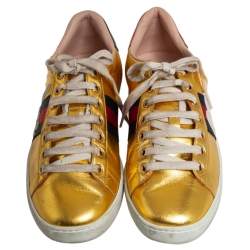 مملوكة مسبقًا Gucci Gold Leather Ace Blind For Love Blind Web Detail Low Top Sneakers Size 37.5