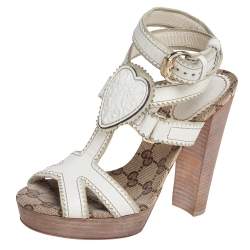 Pre Owned Gucci Cream Leather Crest Heart Ankle Strap Sandals Size 35.5 