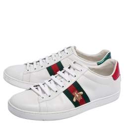 مملوكة مسبقًا حذاء رياضى غوتشى أيس جلد أبيض مطرز نحلة عنق منخفض مقاس 41