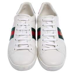 مملوكة مسبقًا حذاء رياضى غوتشى أيس جلد أبيض مطرز نحلة عنق منخفض مقاس 41