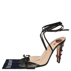 مملوكة مسبقًا صندل غوتشي سير كاحل كعب كينغسنيك جلد أسود مقاس 42