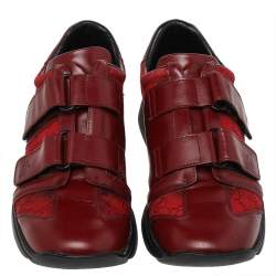 مملوكة مسبقًا حذاء رياضي غوتشي منخفض من أعلى فلكرو كانفاس جي جي وجلد أحمر مقاس 37.5