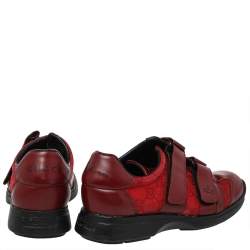 مملوكة مسبقًا حذاء رياضي غوتشي منخفض من أعلى فلكرو كانفاس جي جي وجلد أحمر مقاس 37.5