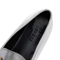 مملوكة مسبقًا Gucci Silver Leather Jordaan Horsebit Slip On Loafers Size 37