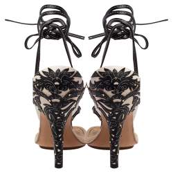 Gucci White/Black Leather Floral Applique Thong Ankle Wrap Sandals Size 37