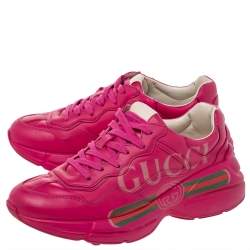 مملوكة مسبقًا حذاء رياضي غوتشي ريتون جلد وردي بطباعة الشعار بعنق منخفض مقاس 38