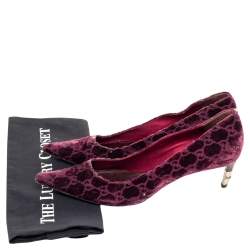 مملوكة مسبقًا حذاء كعب عالي غوتشي قطيفة GG عنابي مقاس 39.5 