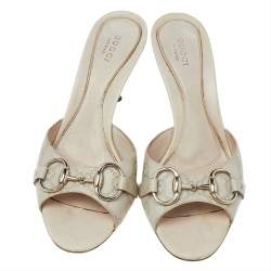 مملوكة مسبقًا صندل سلايد غوتشي هوليوود جلد أبيض مقدمة مفتوحة مزين هورسبيت مقاس 37