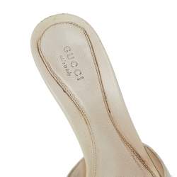 مملوكة مسبقًا صندل سلايد غوتشي هوليوود جلد أبيض مقدمة مفتوحة مزين هورسبيت مقاس 37