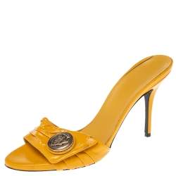 مملوكة مسبقًا Gucci Yellow Pleated Patent Leather Hysteria Slide Sandals Size 37