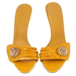 مملوكة مسبقًا Gucci Yellow Pleated Patent Leather Hysteria Slide Sandals Size 37