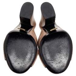 Pre Owned صندل سلايد غوتشي جلد مبطن بني فاتح سيور متعاكسة مقاس 36.5