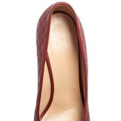 Pre Owned حذاء كعب عالى غوتشى جلد مايكروغوتشيسما أحمر مقدمة مفتوحة نعل سميك مقاس 38