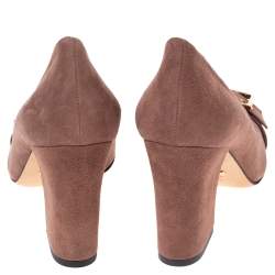 مملوكة مسبقًا حذاء كعب عالي غوتشي كعب عريض ت فاصيل إبزيم سويدي بني مقاس 38.5