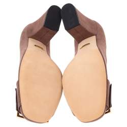 مملوكة مسبقًا حذاء كعب عالي غوتشي كعب عريض تفاصيل إبزيم سويدي بني مقاس 38.5