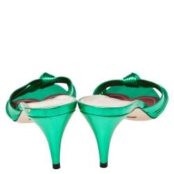 مملوكة مسبقًا صندل سلايد غوتشي جلد أخضر ميتاليك مزين عقدة مقاس 41.5