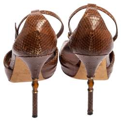 مملوكة مسبقًا صندل غوتشي بامبوو جلد ثعبان بني كعب عالي نعل سميك مقاس 40.5 