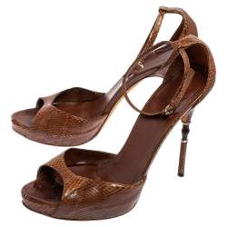 مملوكة مسبقًا صندل غوتشي بامبوو جلد ثعبان بني كعب عالي نعل سميك مقاس 40.5 