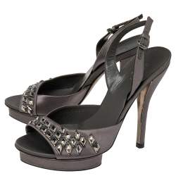 Pre Owned صندل غوتشي سير خلفي مزخرف كريستال ساتان رمادي داكن مقاس 35.5