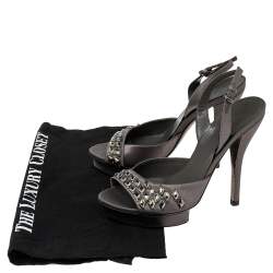 Pre Owned صندل غوتشي سير خلفي مزخرف كريستال ساتان رمادي داكن مقاس 35.5