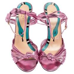 مملوكة مسبقًا صندل غوتشي عقدة ألي جلد سير وردي ميتالك مقاس 41