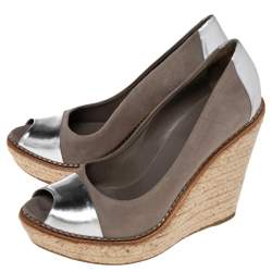 مملوكة مسبقًا Gucci Grey/Silver Suede And Leather Peep Toe Espadrilles Wedges Size 37.5