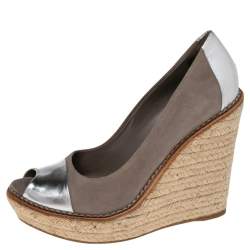 مملوكة مسبقًا Gucci Grey/Silver Suede And Leather Peep Toe Espadrilles Wedges Size 37.5