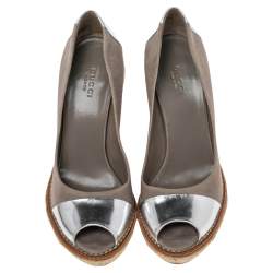 مملوكة مسبقًا Gucci Grey/Silver Suede And Leather Peep Toe Espadrilles Wedges Size 37.5