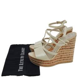 مملوكة مسبقًا Gucci Cream Patent Leather Cork Wedge Platform Ankle Strap Sandals Size 40