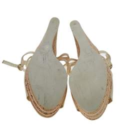 مملوكة مسبقًا Gucci Cream Patent Leather Cork Wedge Platform Ankle Strap Sandals Size 40