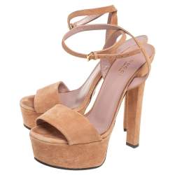 مملوكة مسبقًا Gucci Beige Suede Ankle Strap Platform Sandals Size 37