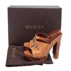 مملوكة مسبقًا Gucci Brown Leather Horsebit Peep Toe Clogs Size 37.5
